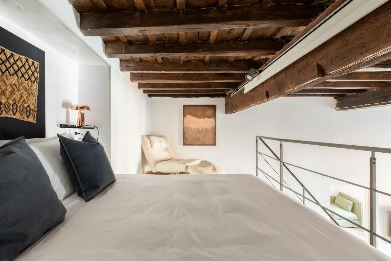 Iflat Art In The Heart Of Rome Apartment